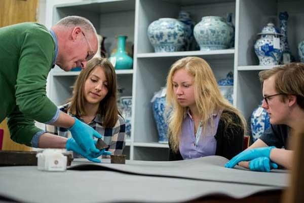 Teacher and students learning via collections based teaching